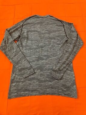 Lululemon Metal Vent Tech Shirt Mens Large Long  Sleeve Stretch Performance